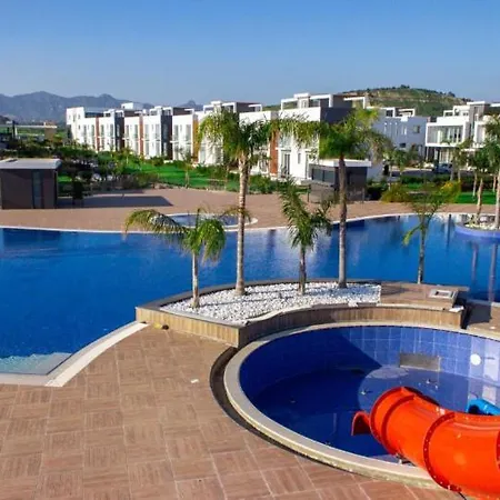 Four Season Life 2 Apartman Trikomo