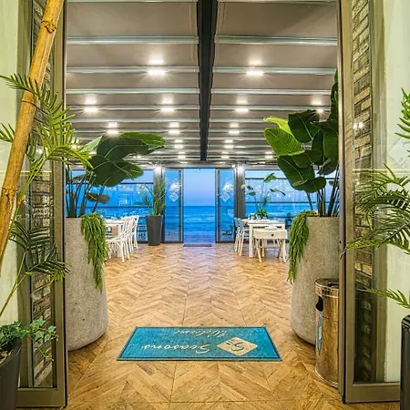 Four Season Life 2 Apartman Trikomo